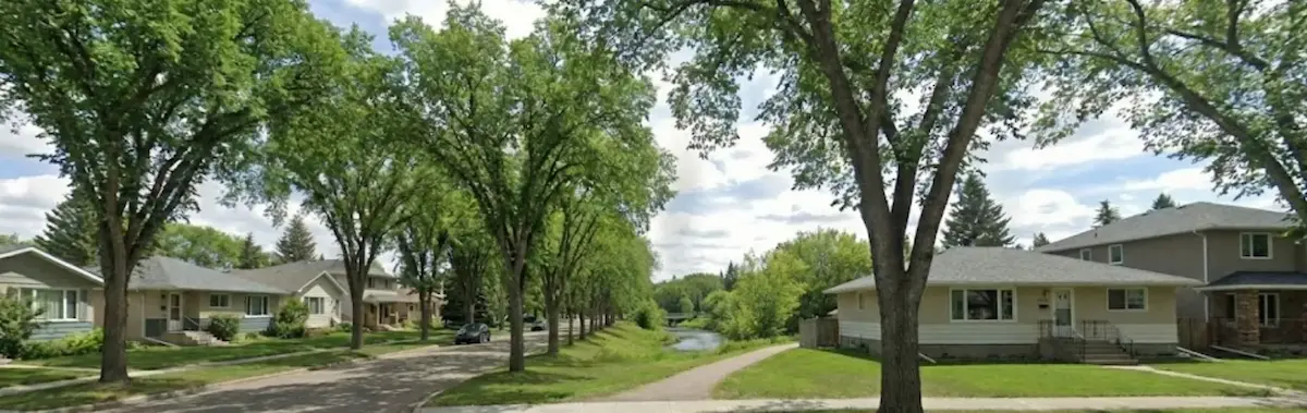 Friendly, quiet living in River Heights near Kiwanis Park